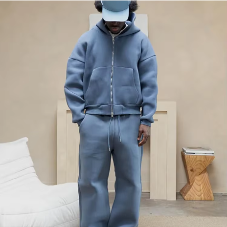 Tuta con felpa con cappuccio e cerniera e pantaloni